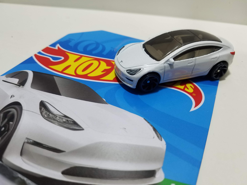 Illustration for article titled 1/64 Hot Wheels Tesla Model 3 - White color